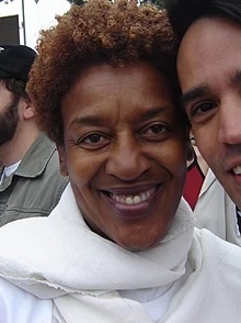 Archivo:CCH Pounder.jpg