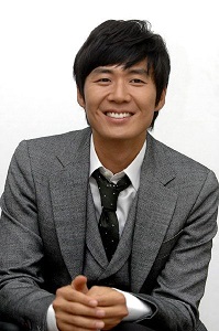 Yun-Jung-Hoon-02.jpg