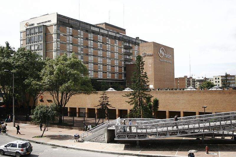 Archivo:Hospital Universitario Mayor.jpg