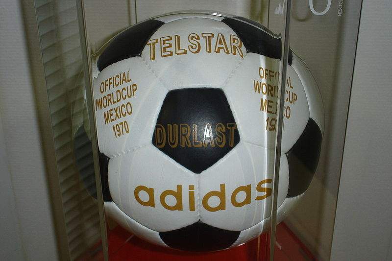 Adidas Telstar Mexico 1970 Official ball.jpg