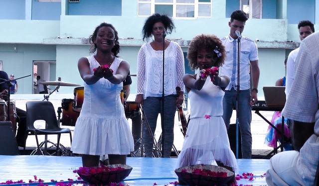 Archivo:Marcha Mujeres por la Paz 1.jpeg