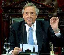 Presidente argentino de 2003 a 2007, año en que entrega el poder a su esposa Cristina Fernández de Krchner, elegida presidenta en las elecciones de ese año.
