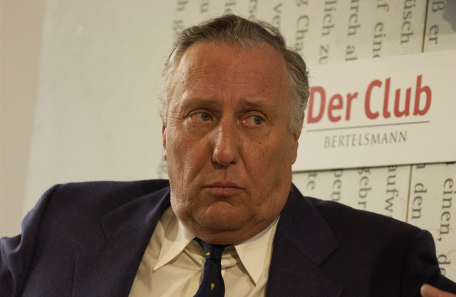 Archivo:Frederick Forsyth - 01.jpg