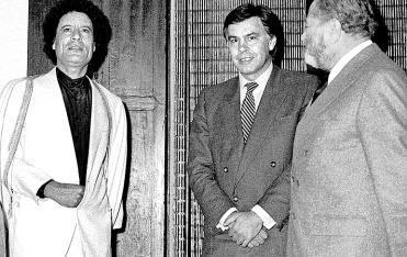 Archivo:Felipe-gonzalez-y-gadafi.jpeg