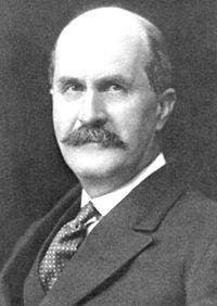 William Henry Bragg 2 200px.jpg