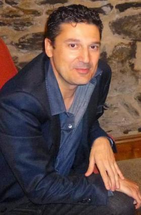 Archivo:Edmundo Diaz.jpg