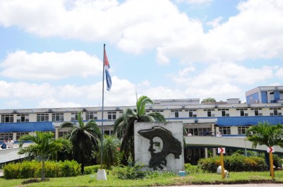 Archivo:Hospital Camilo Cienfuegos SSP.jpeg