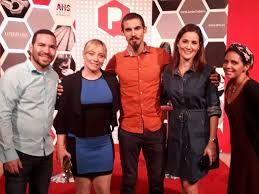 Yasel Toledo Garnache junto a otros jóvenes creadores en el programa televisivo Paréntesis