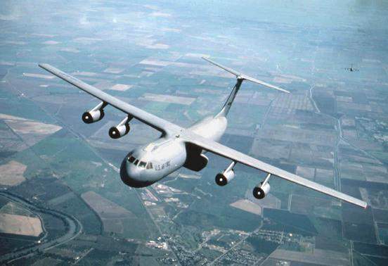 Archivo:C-141 STARLIFTER.jpg