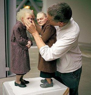 Ron-mueck-hiperrealismo-esculturas.jpg