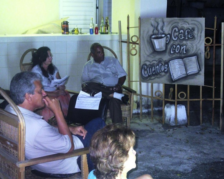 Archivo:Café con cuentos.JPG
