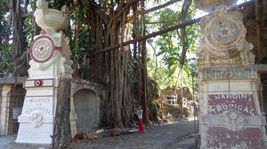 Entrada-principal-de-Los-Jardines-de-La-Tropical.jpg