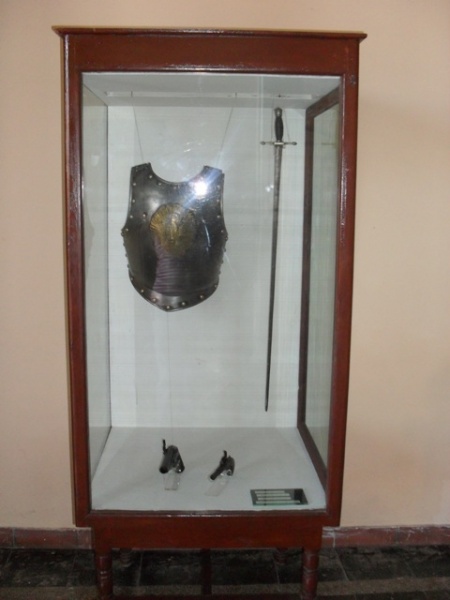 Archivo:Armaduramuseomunicipal.JPG