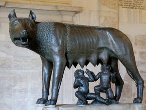 Loba-Rómulo-y-Remo-Museo-Capitolino.jpg