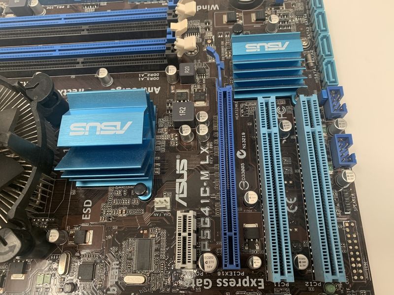 Archivo:P5G41C-M LX.jpg