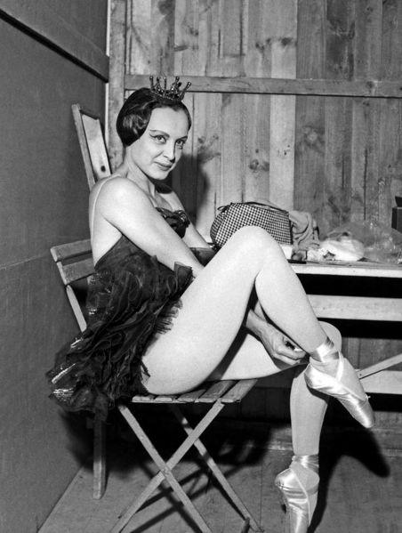 Archivo:Janine Charrat.jpg