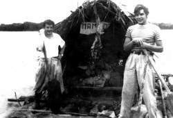 Alberto Granado y Ernesto Che Guevara, durante su aventura por América Latina en la Balsa Mambo.