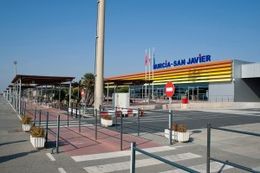 Aeropuerto-de-Murcia-San-Javier-300x200.jpg