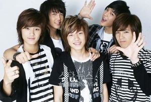 Ftisland-20081015-popseoul-small.jpg