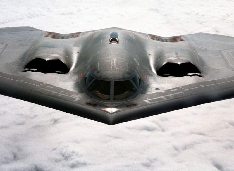 Archivo:B-2 Spirit Front.jpg