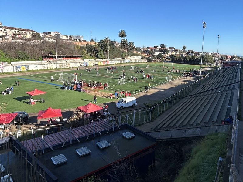 Archivo:Estadio O'Higgins de Valparaíso Chile.jpg