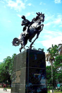 Jose-Marti-estatua ecuestre.jpg