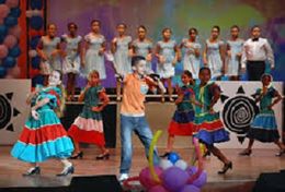Ballet Infantil de la TV cubana apoya Cantándole al Sol.jpg