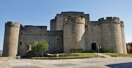 Castillo Conde de Benavente en Sanabria.jpg