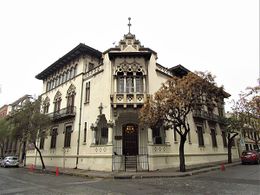 Edificio Palacio Letelier en la esquina de las calles Erasmo Escala y Cienfuegos.jpg