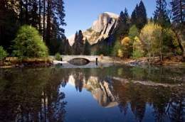 Yosemite-deep-valley.jpg