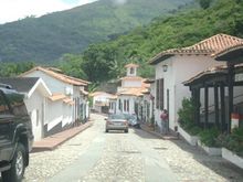 Vista de una calle de la ciudad de Trujillo, Venezuela.jpg