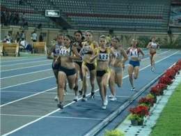 Valentina medina en 1500 metros.jpg