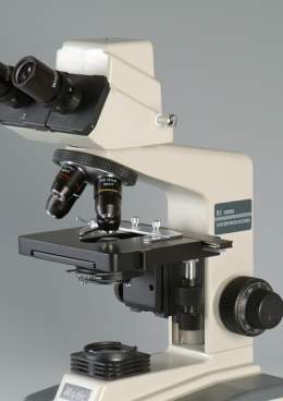Microscopio moderno.jpg