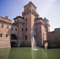 Ferrara castello estense.jpg