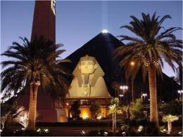 Luxor-hotel.jpg