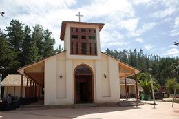 Iglesia San Andrés en Ciruelos, comuna de Pichilemu.jpg