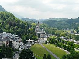 Lourdes basilique vue depuis château (3).jpg