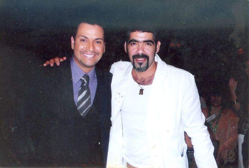 Archivo:Roldan con Victor Manuel.jpg
