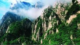 Montañas de taoismos.jpg