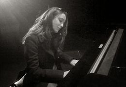 Marta Sánchez pianista.jpg