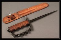 Cuchillo de trinchera triangular