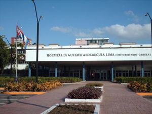 Hospital Dr. Gustavo Aldereguía Lima (2).JPG