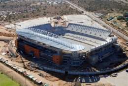 Mokaba Stadium construcción.jpg