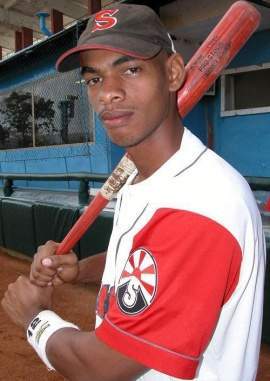 Hector Olivera.jpg