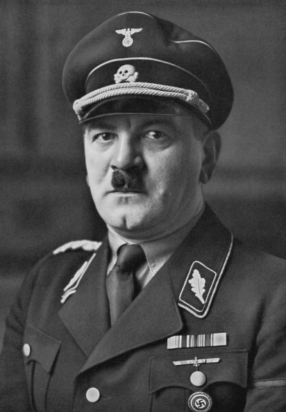 Archivo:Julius Schreck.jpeg