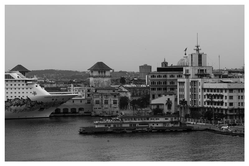 Archivo:Bahía de la Habana.jpg
