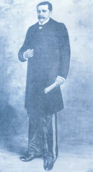 Archivo:Carlos alban.png