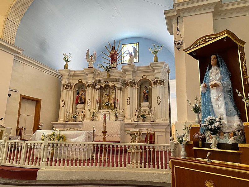 Archivo:Iglesia de Matilla - Altar.jpg