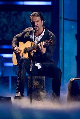 Archivo:Ricardo Arjona en premios lo nuestro 2015.jpg