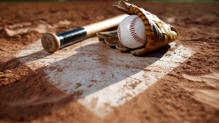 Archivo:Bate pelota y guante.png